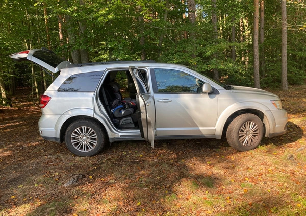 Dodge Journey cena 41900 przebieg: 255000, rok produkcji 2013 z Szczecin małe 106